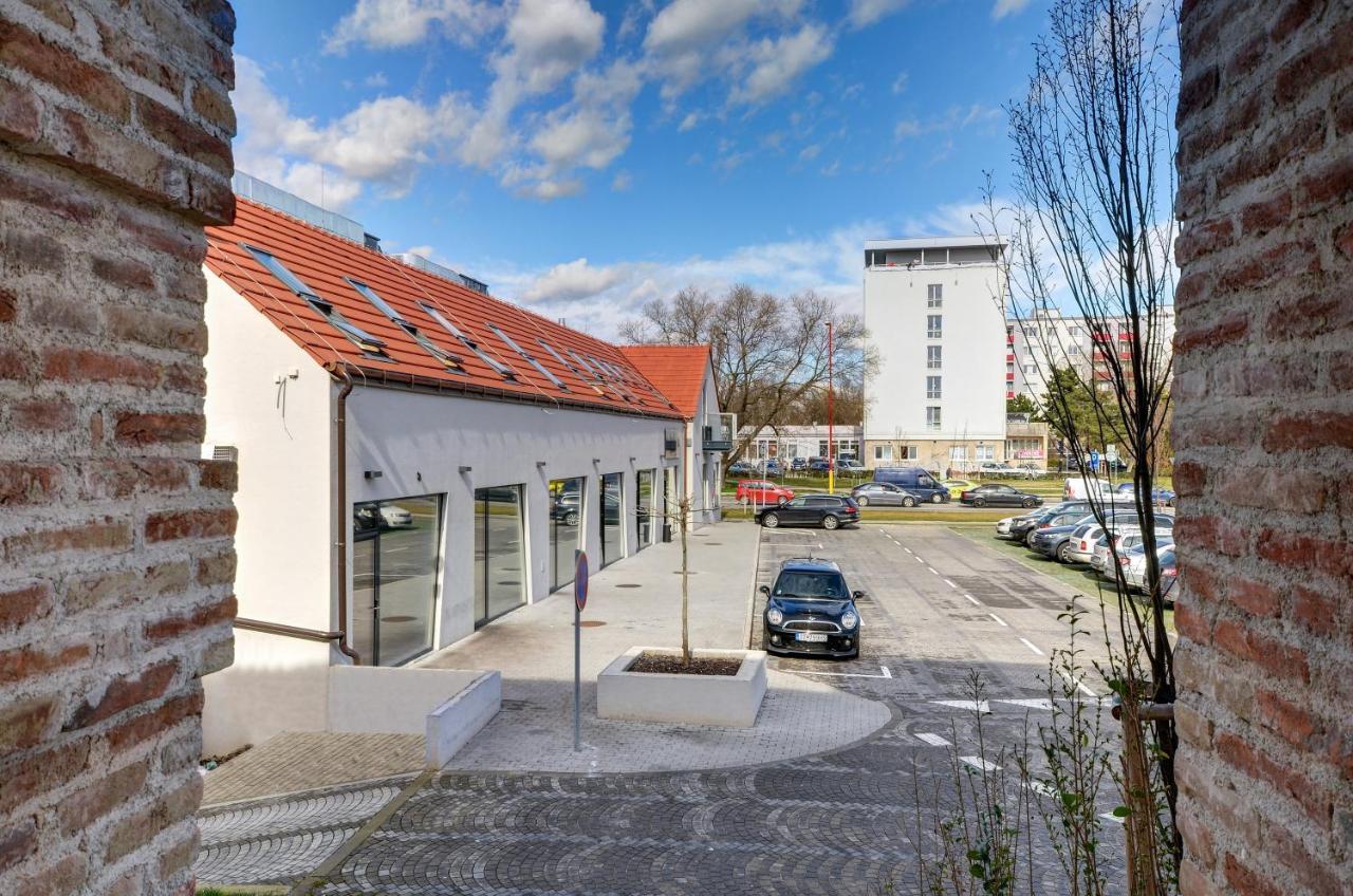 Penzion Elements Trnava Buitenkant foto