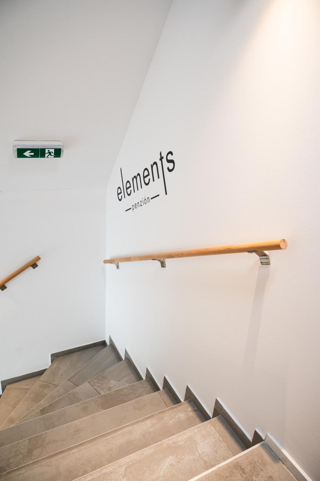 Penzion Elements Trnava Buitenkant foto